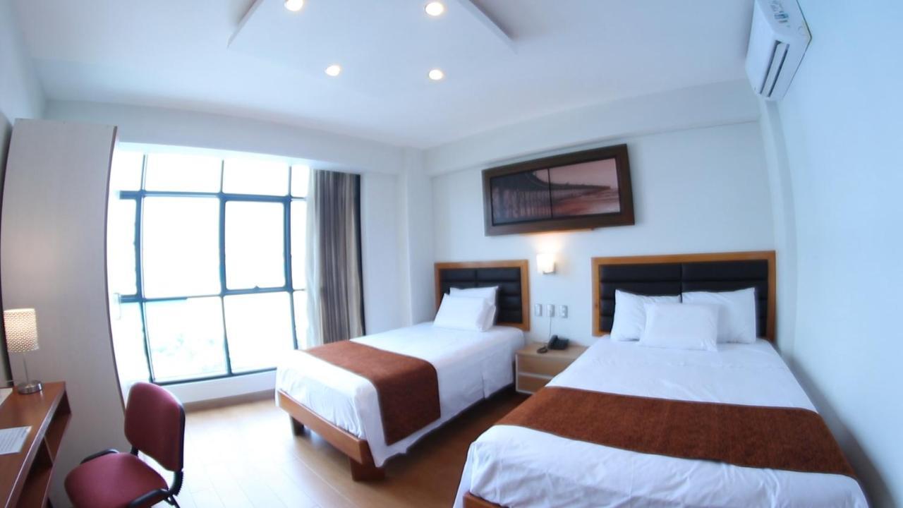 Hotel Ottavis Чиклайо Экстерьер фото