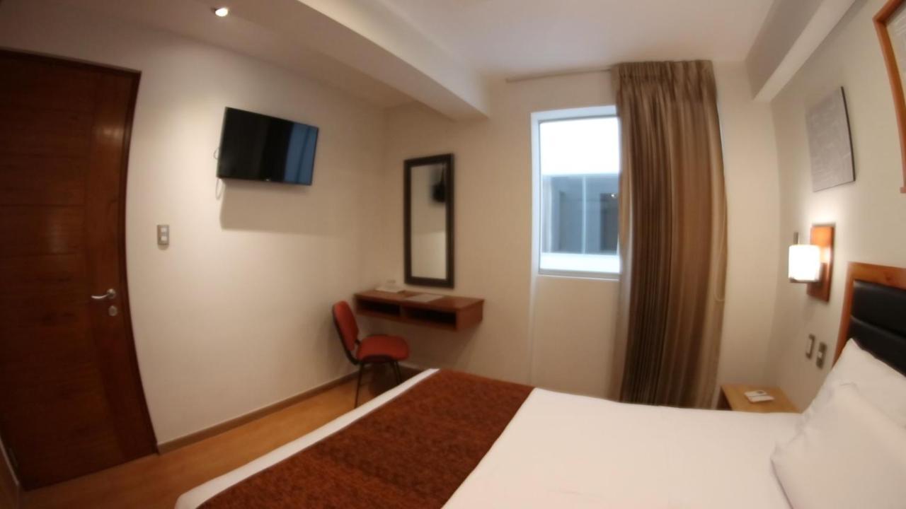 Hotel Ottavis Чиклайо Экстерьер фото